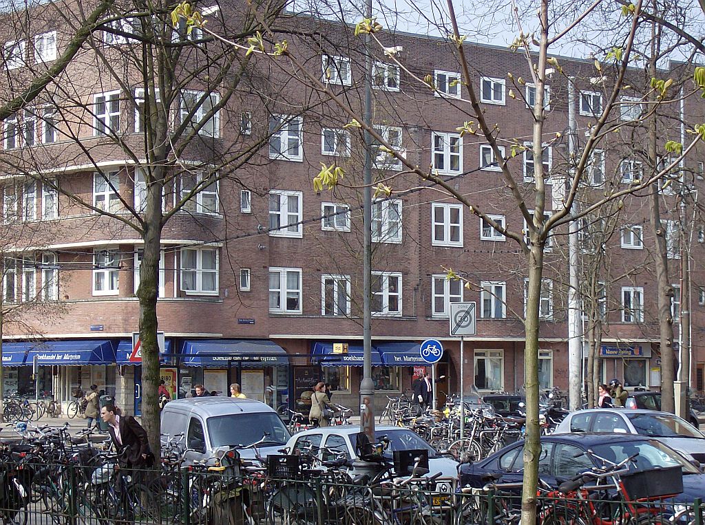 Cornelis Anthoniszstraat - Boekhandel het Martyrium
Van Baerlestraat - Amsterdam