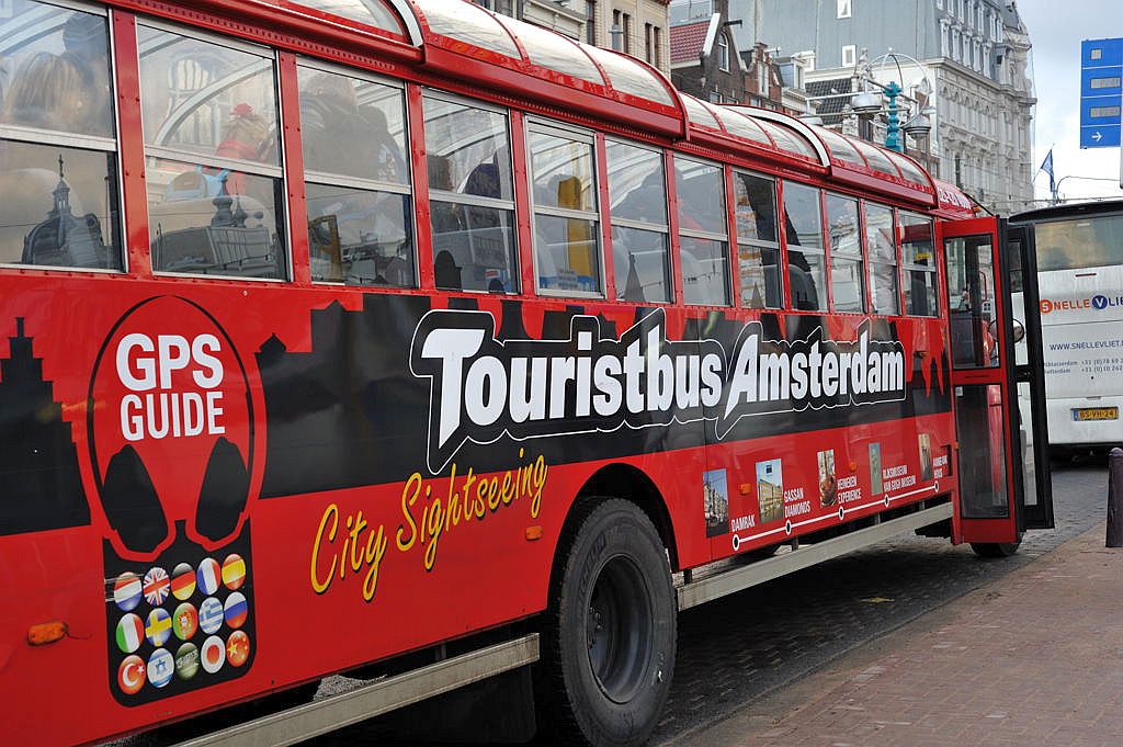 Damrak - Touristbus - Amsterdam