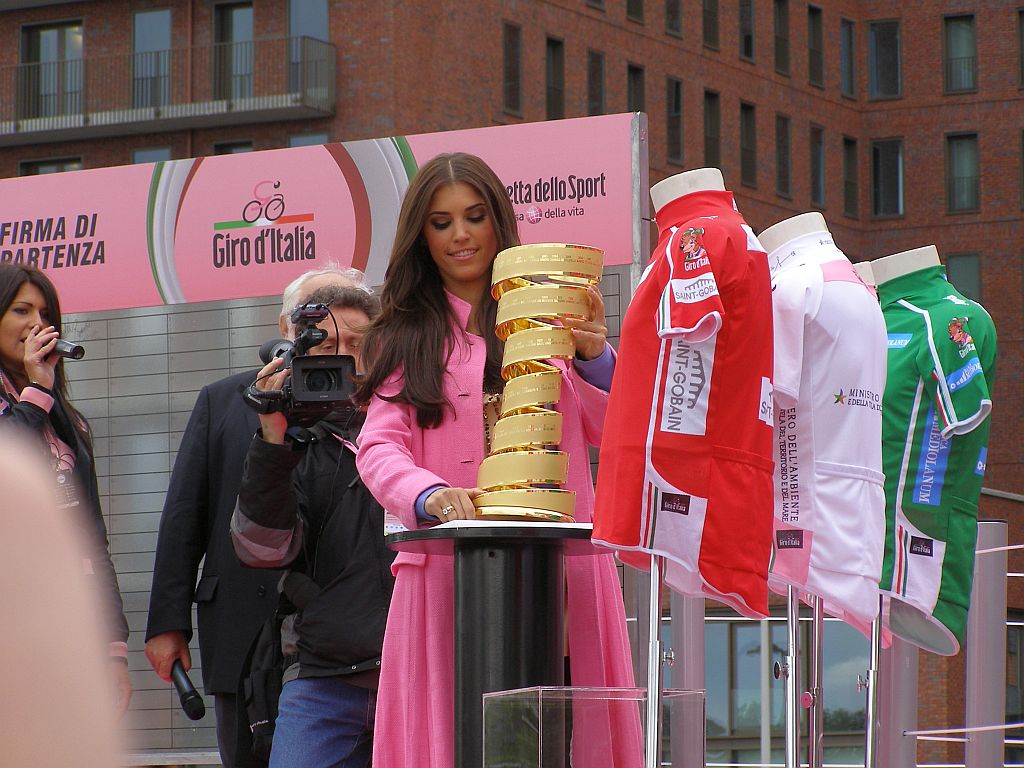 Giro d Italia 2010 (Yolanthe Cabau van Kasbergen) - Amsterdam