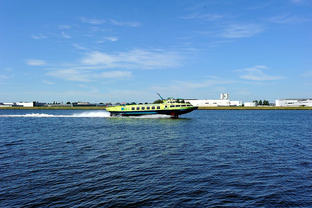 Noordzeekanaal met Fast Flying Ferries - Karla - Amsterdam