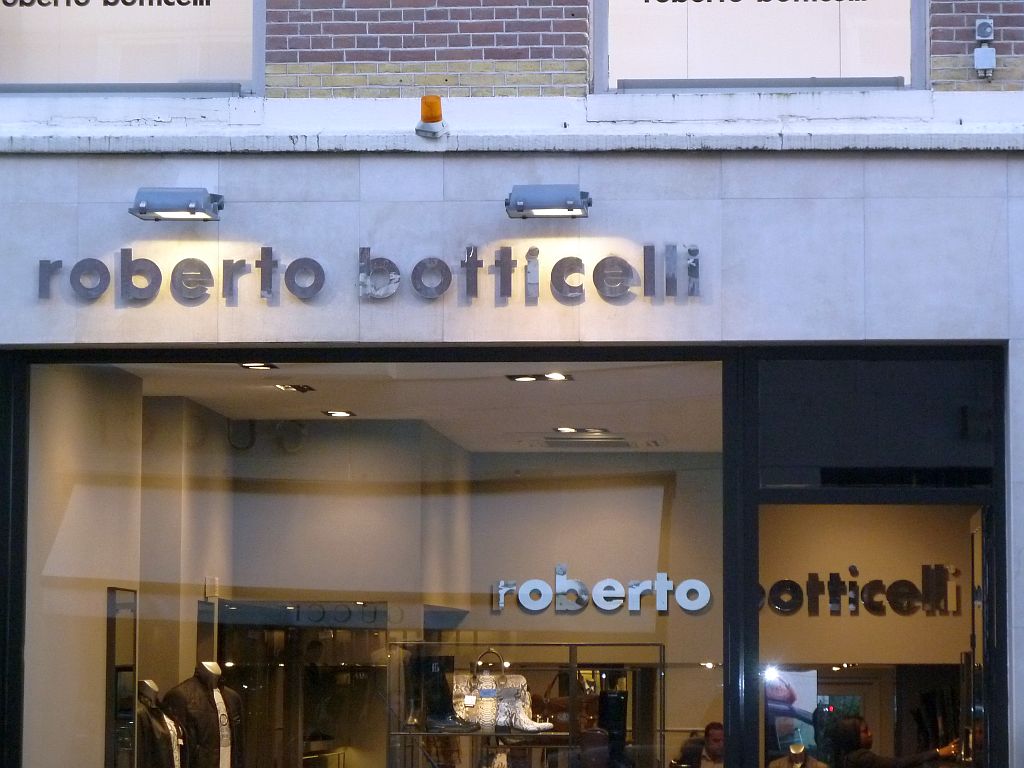 P.C. Hooftstraat - Roberto Botticelli - Amsterdam