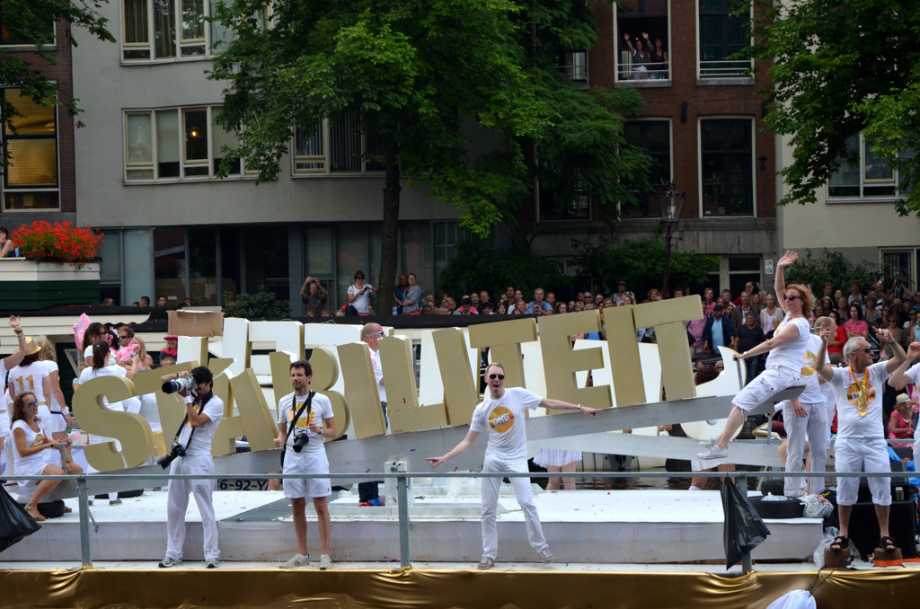 Canal Parade 2012 - Deelnemer DNB - Amsterdam