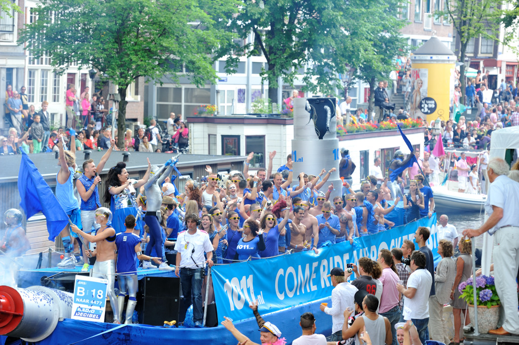 Canal Parade 2012 - Deelnemer DUIZ en DELF - Amsterdam