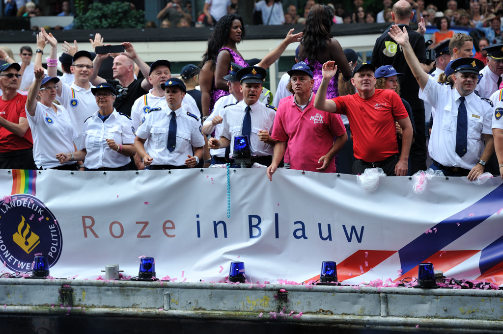 Canal Parade 2012 - Deelnemer Homonetwerk Politie Roze in Blauw - Amsterdam