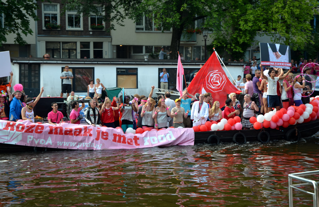 Canal Parade 2012 - Deelnemer  PVDA - Amsterdam