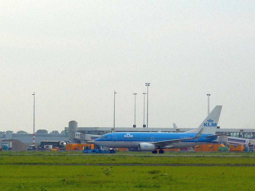 D Platform - PH-BGO Boeing 737-7K2 - Amsterdam